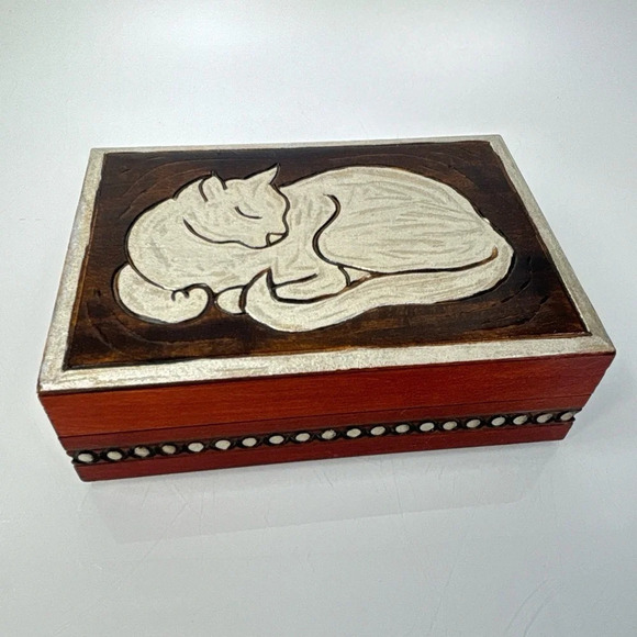Hand Carved Cat Motif Wooden Trinket Box Made in Poland - Picture 1 of 10